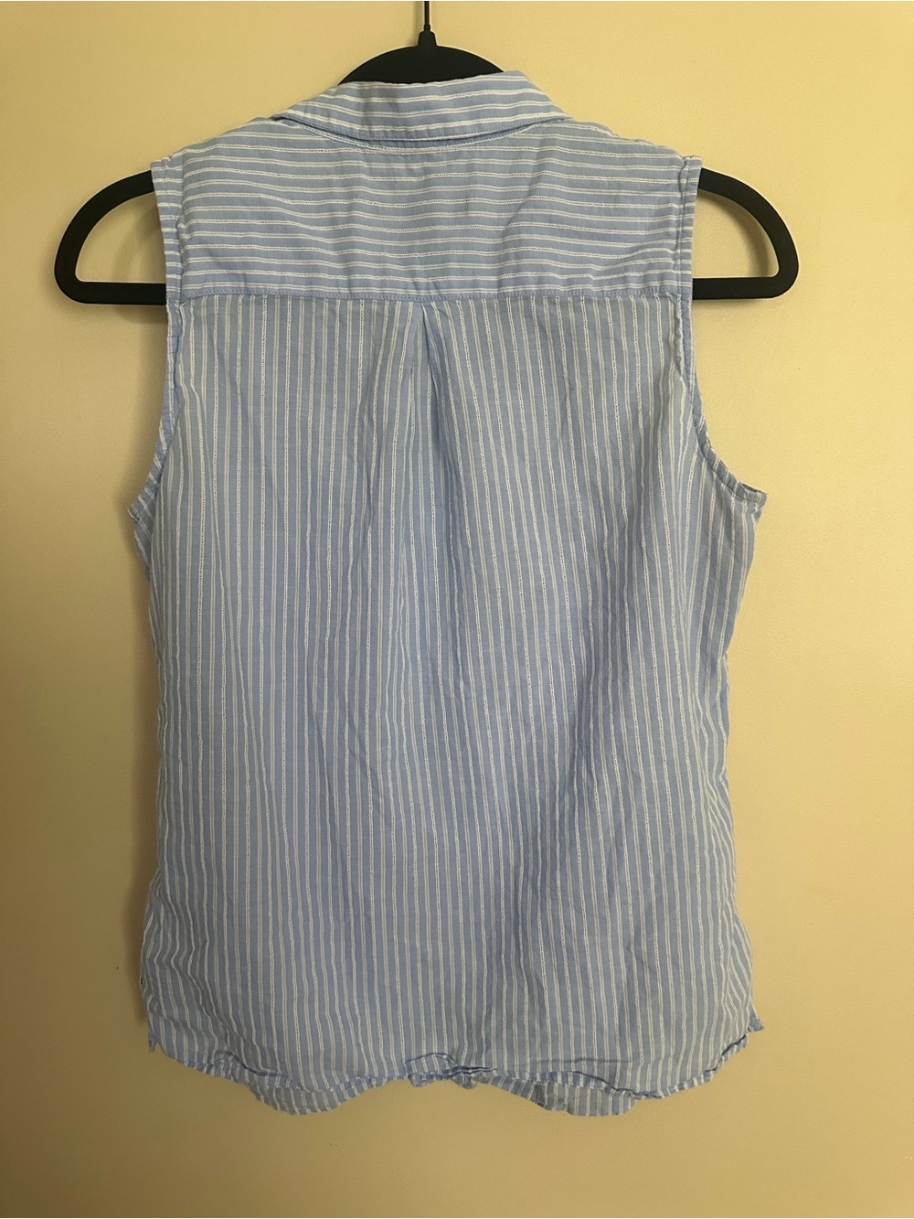 Banana Republic Light Blue and White Striped Sleeveless Button-Down Shirt - Picture 3 of 4
